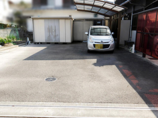 東側駐車場