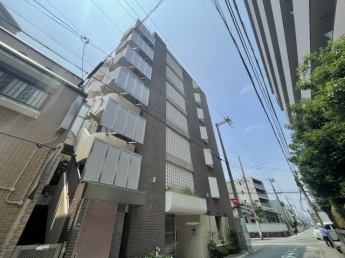 落ち着いた雰囲気の外観です