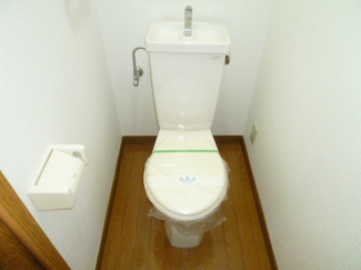 シンプルで使いやすいトイレです