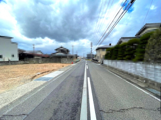 前面道路北向き