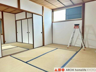 2階6.0帖のお部屋です。隣の和室も繋がっているので広くお使