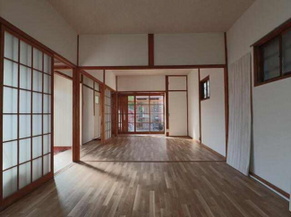 ２部屋続きの居室　建具で２部屋に区切れます