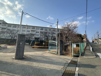 川西市立川西中学校まで380m