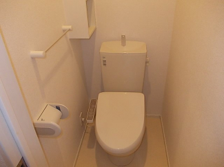 コンパクトで使いやすいトイレです