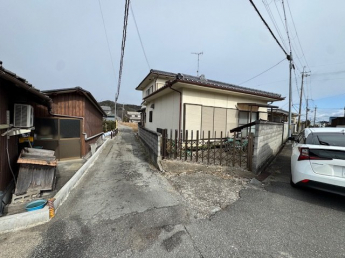 【前面道路含む現地写真】