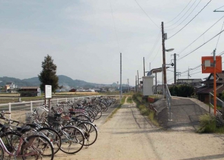 柳原駅まで1300m