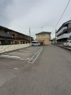 駐車場があるので、車を買う予定の方も安心です