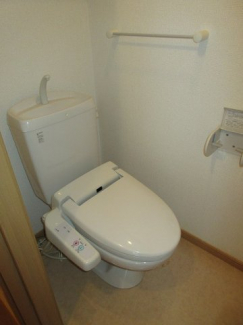 コンパクトで使いやすいトイレです