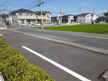 駐車場があるので、車を買う予定の方も安心です