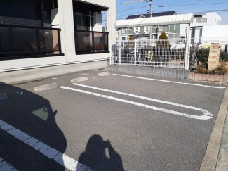 駐車場があるので、車を買う予定の方も安心です