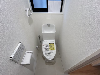 シンプルで使いやすいトイレです（２階）