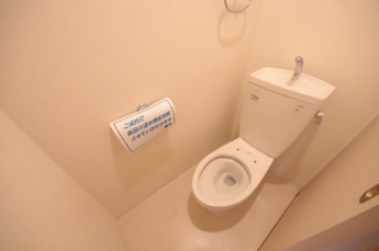 シンプルで使いやすいトイレです