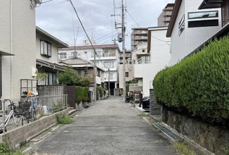 【前面道路含む現地写真】