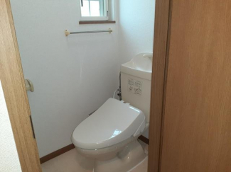 清潔感のあるトイレです