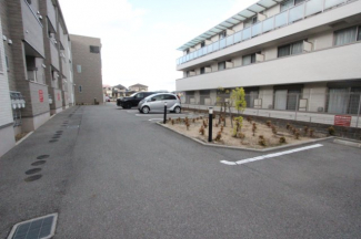 車をお持ちの方に嬉しい駐車場付きの物件です