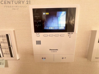 訪問者が来たときにテレビ画面で確認できるため、安心してドアを開けられます。録画機能があるものもあり、留守中に来訪者を記録しておくことができます。利便性が高く、セキュリティ面でも安心です。