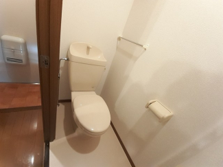 コンパクトで使いやすいトイレです