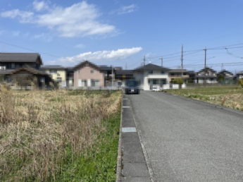 【前面道路含む現地写真】