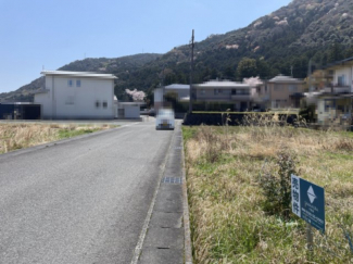 【前面道路含む現地写真】