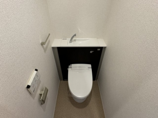 ゆったりとした空間のトイレです