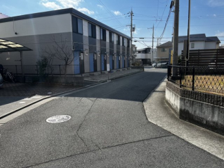 【前面道路含む現地写真】