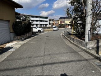 【前面道路含む現地写真】