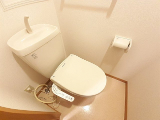 コンパクトで使いやすいトイレです