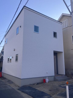 松山市正円寺２丁目の新築一戸建ての画像