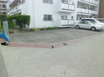 敷地内駐車場です。