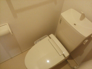 コンパクトで使いやすいトイレです