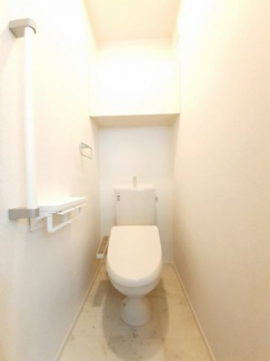 コンパクトで使いやすいトイレです