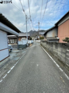 【前面道路含む現地写真】