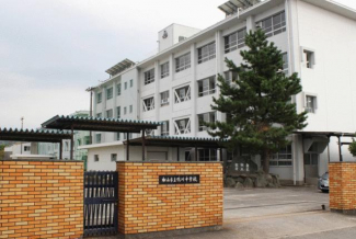 松山市立鴨川中学校まで1716m