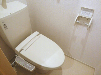 ゆったりとした空間のトイレです