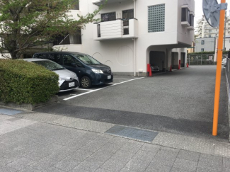 【駐車場】