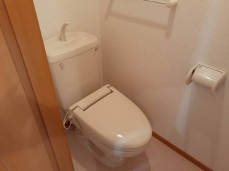 コンパクトで使いやすいトイレです