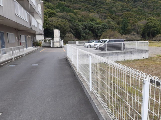 車をお持ちの方に嬉しい駐車場付きの物件です