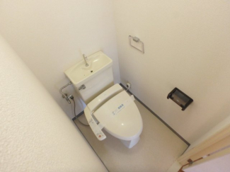 コンパクトで使いやすいトイレです