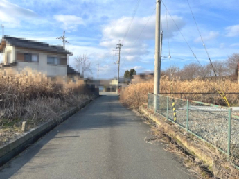 【前面道路含む現地写真】