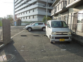 【駐車場】