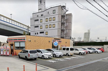 セブンイレブン神戸住吉南町３丁目店まで294m