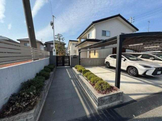 ■おしゃれな玄関アプローチ