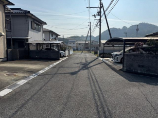 ■東側前面道路