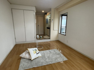 ゆったり過ごせる居間です