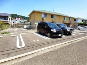 【駐車場】