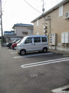 車をお持ちの方に嬉しい駐車場付きの物件です