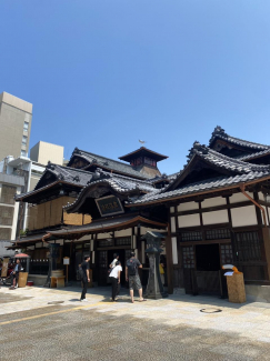 道後温泉まで1000m