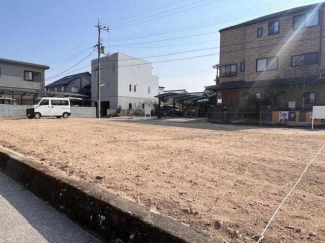 北側にも小道があります