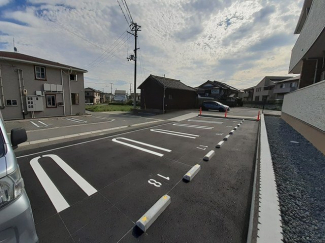 車をお持ちの方に嬉しい駐車場付きの物件です