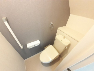 ゆったりとした空間のトイレです